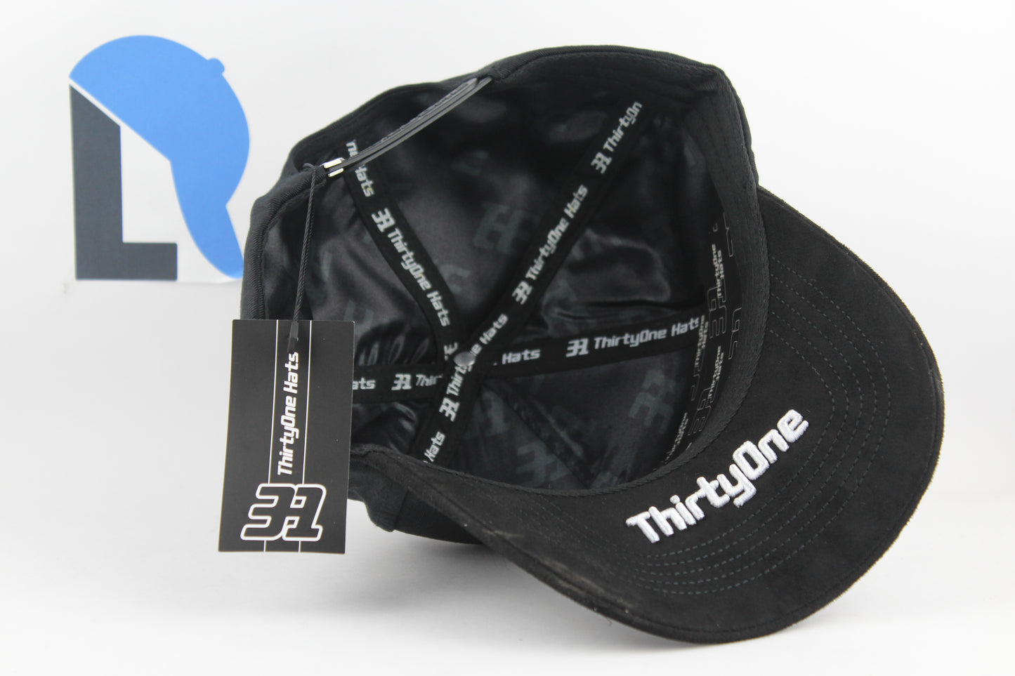 31 Hats Clouds Black