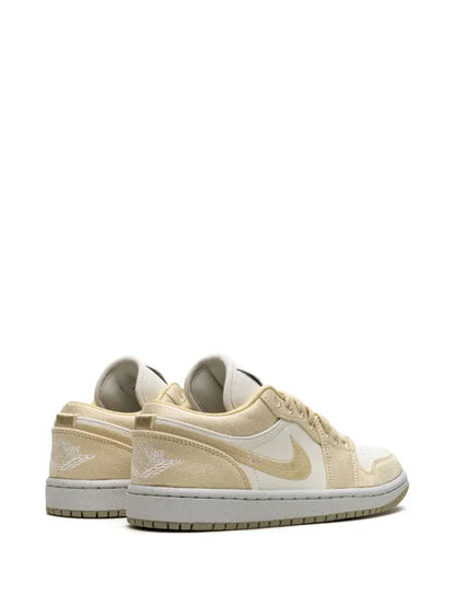 Nike Jordan 1 low Gold/Sail
