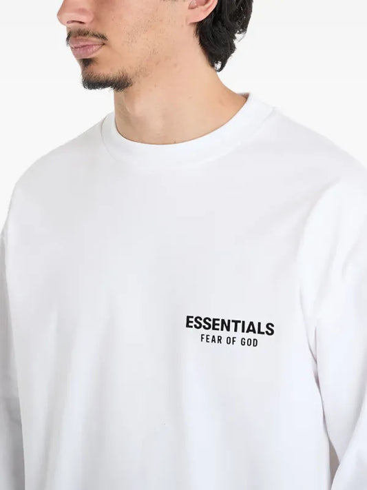 Playera Essentials Blanca / letras negras