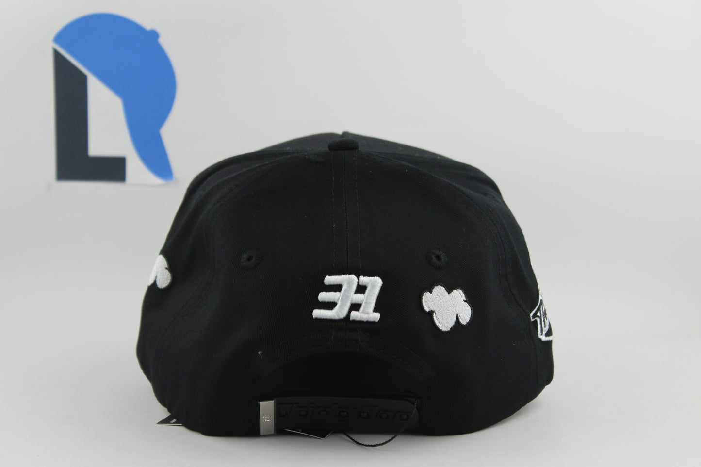 31 Hats Clouds Black