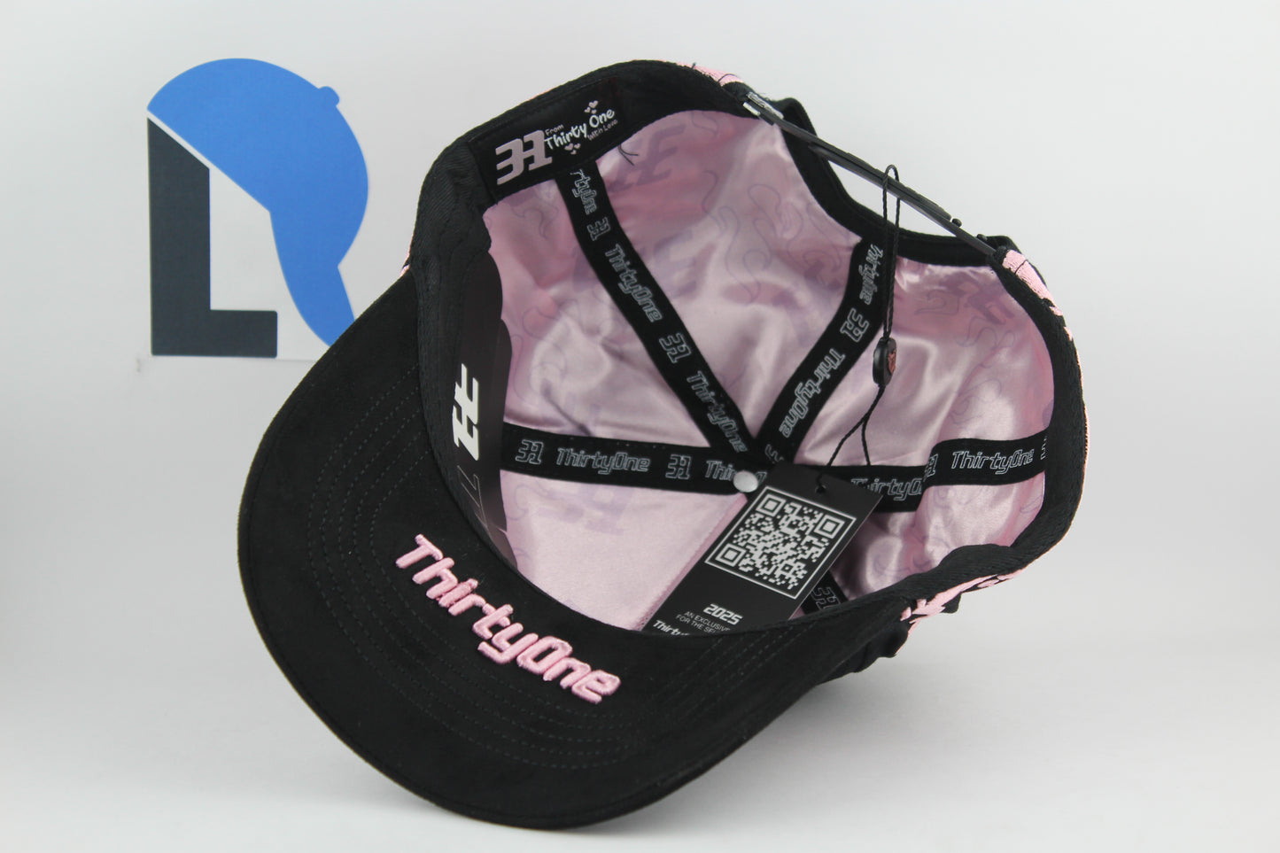 31 Hats Pearls In Love