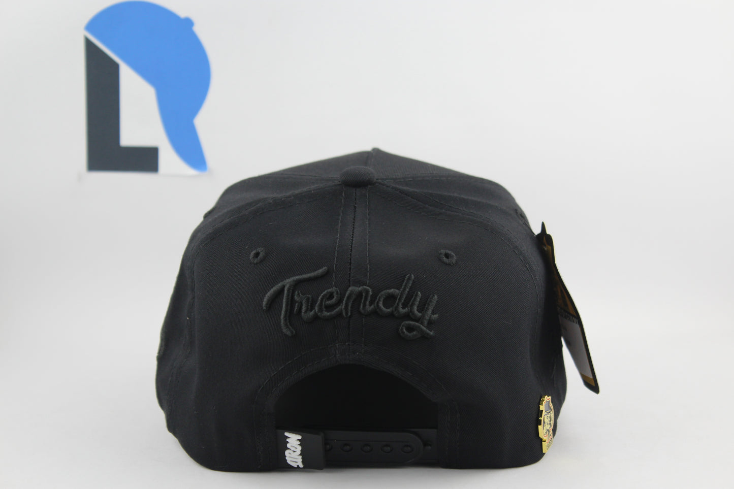 Iron Trendy Black Clasic